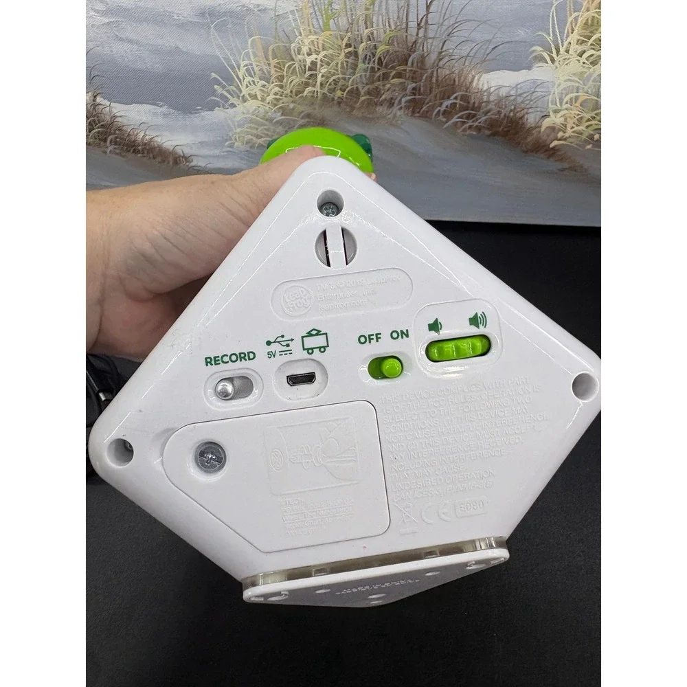 LeapFrog LeapStory Interactive Storyteller Projector Cube White Green Scout Dog